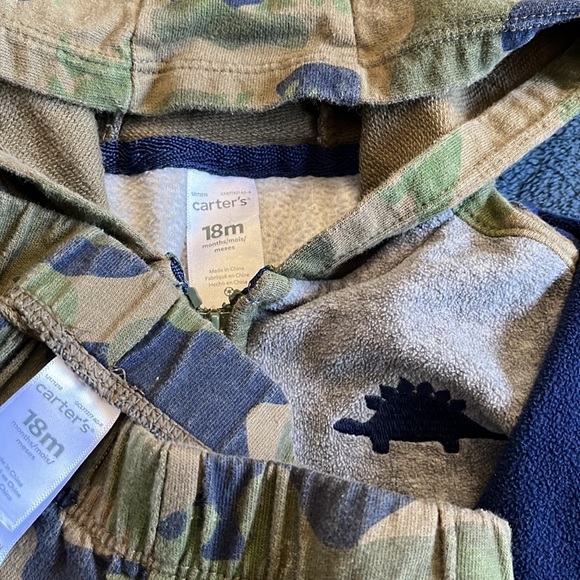 Sweat set🦕 - Picture 2 of 2